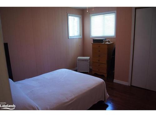27 John Street, Burk'S Falls, ON - Indoor Photo Showing Bedroom
