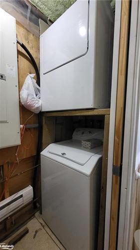 163 Oudaze Lake Rd Road, Huntsville, ON - Indoor Photo Showing Laundry Room