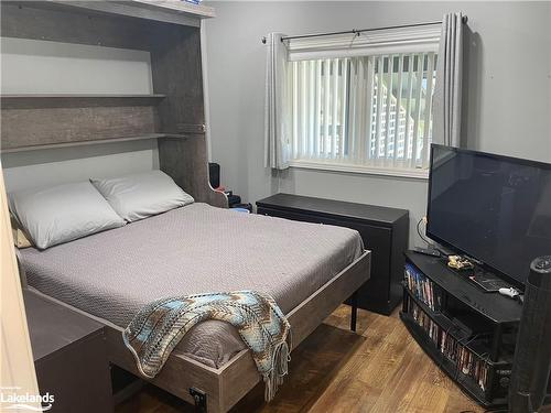681 Johnston Park Avenue, Collingwood, ON - Indoor Photo Showing Bedroom