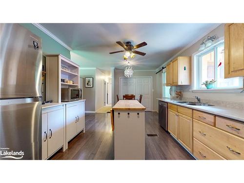 281 Sunnidale Street, Stayner, ON - Indoor Photo Showing Kitchen With Double Sink