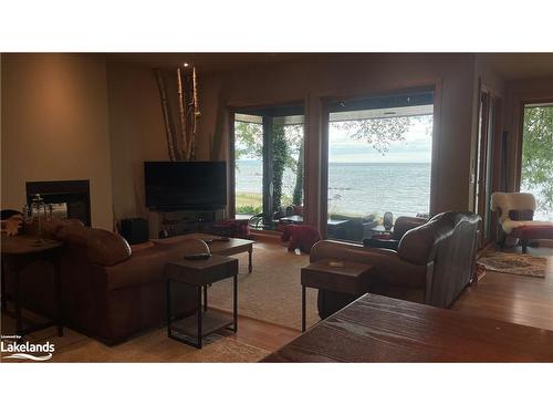 127 Blue Mountain Drive, The Blue Mountains, ON - Indoor Photo Showing Living Room