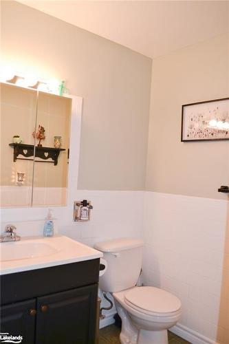 204 Mineral Springs Road, Huntsville, ON - Indoor Photo Showing Bathroom