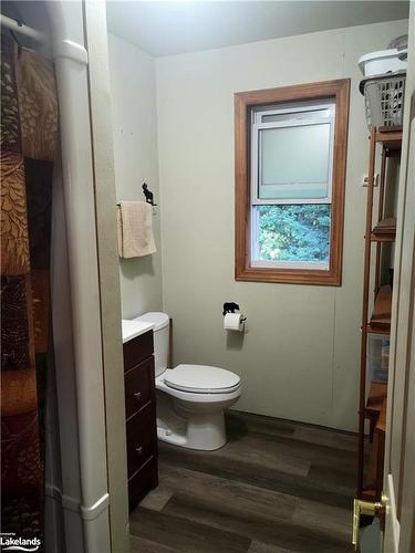 364 Forestry Tower Road, Kearney, ON - Indoor Photo Showing Bathroom