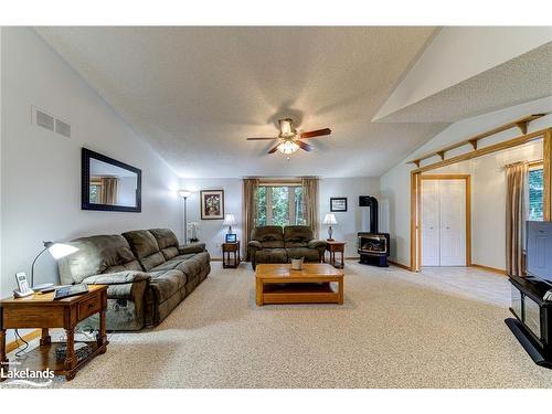 23 Indiana Avenue, Wasaga Beach, ON - Indoor Photo Showing Living Room