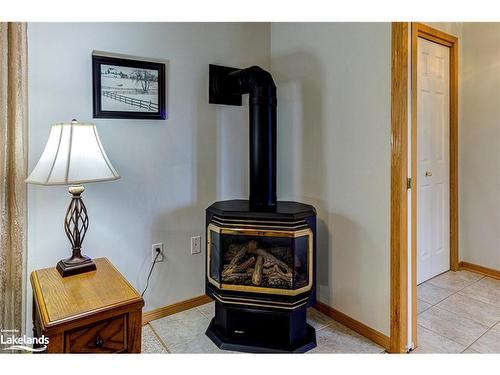 23 Indiana Avenue, Wasaga Beach, ON - Indoor With Fireplace