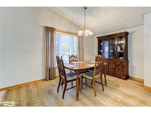 23 Indiana Avenue, Wasaga Beach, ON - Indoor Photo Showing Dining Room