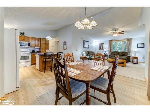 23 Indiana Avenue, Wasaga Beach, ON - Indoor Photo Showing Dining Room