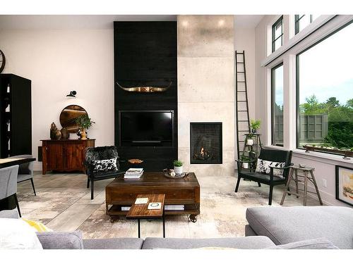 153 Georgian Bay Lane, The Blue Mountains, ON - Indoor Photo Showing Living Room