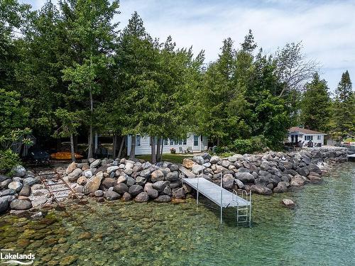 313 Cedar Ave, Meaford, ON - Outdoor With Body Of Water