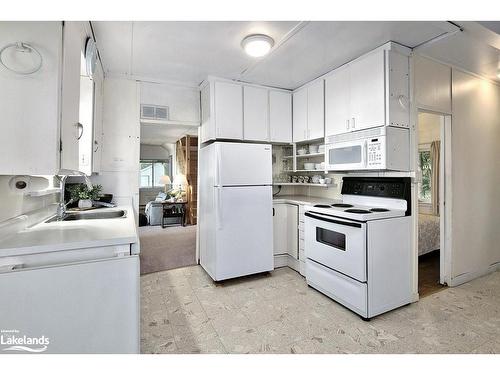 313 Cedar Ave, Meaford, ON - Indoor Photo Showing Kitchen