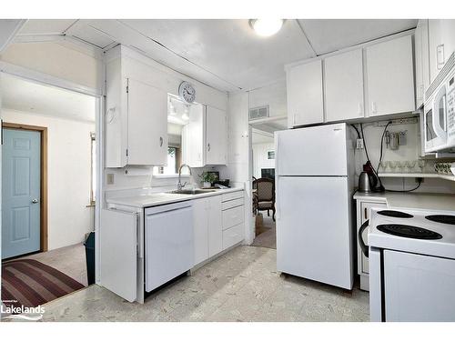 313 Cedar Ave, Meaford, ON - Indoor Photo Showing Kitchen