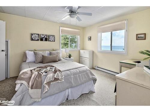 313 Cedar Ave, Meaford, ON - Indoor Photo Showing Bedroom