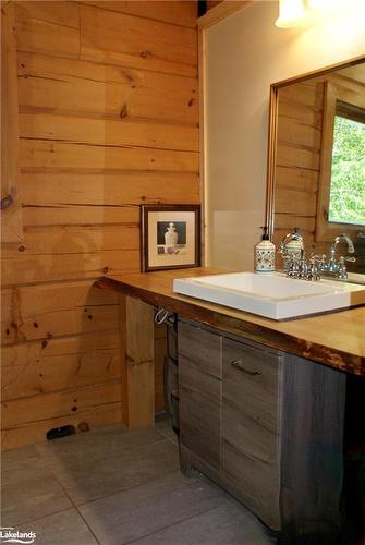 1008 Boshkung Lake Road, Algonquin Highlands, ON - Indoor Photo Showing Bathroom