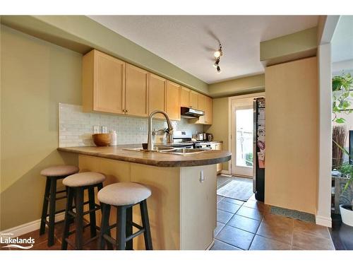 48 Barr Street, Collingwood, ON - Indoor Photo Showing Kitchen