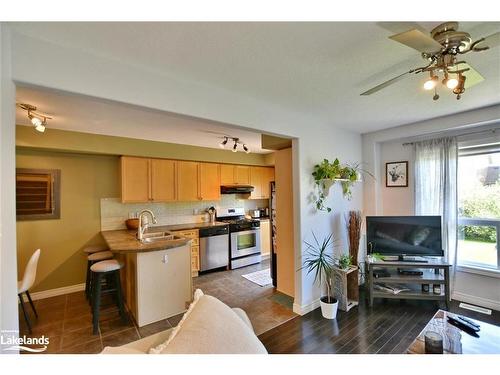 48 Barr Street, Collingwood, ON - Indoor Photo Showing Kitchen