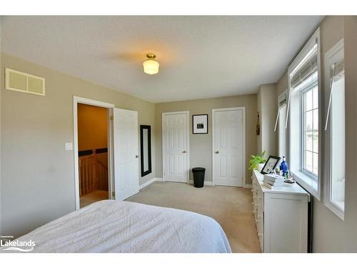 48 Barr Street, Collingwood, ON - Indoor Photo Showing Bedroom