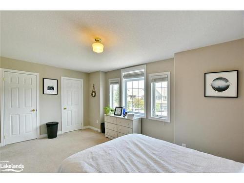 48 Barr Street, Collingwood, ON - Indoor Photo Showing Bedroom