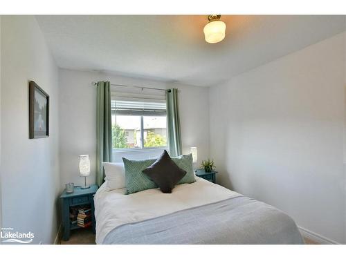 48 Barr Street, Collingwood, ON - Indoor Photo Showing Bedroom