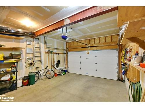 48 Barr Street, Collingwood, ON - Indoor Photo Showing Garage