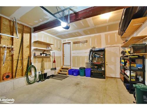 48 Barr Street, Collingwood, ON - Indoor Photo Showing Garage