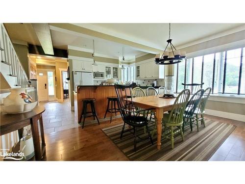 V9 W5-1020 Birch Glen Road, Baysville, ON - Indoor Photo Showing Dining Room