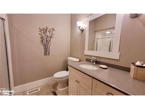 V9 W5-1020 Birch Glen Road, Baysville, ON - Indoor Photo Showing Bathroom