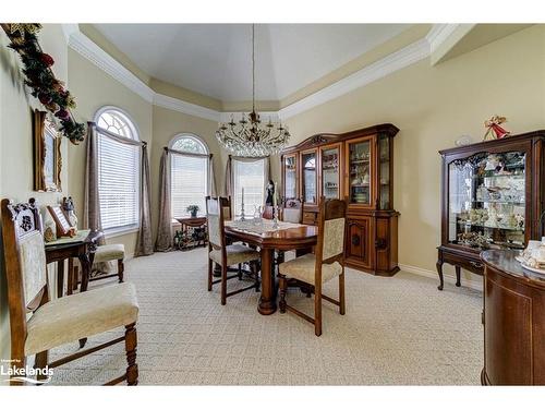 26 Fairway Crescent, Wasaga Beach, ON - Indoor Photo Showing Dining Room