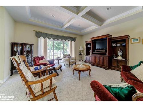 26 Fairway Crescent, Wasaga Beach, ON - Indoor Photo Showing Living Room