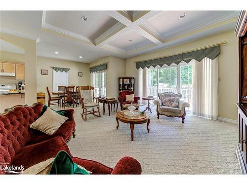 26 Fairway Crescent, Wasaga Beach, ON - Indoor Photo Showing Living Room