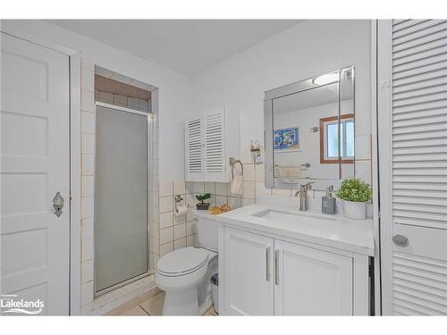34 Nancy Street, Wasaga Beach, ON - Indoor Photo Showing Bathroom