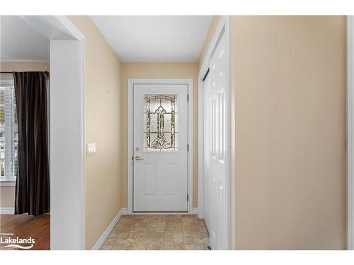 12 Virginia Avenue, Wasaga Beach, ON - Indoor Photo Showing Other Room