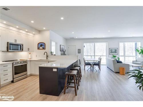 305-18 Campus Trail, Huntsville, ON - Indoor Photo Showing Kitchen With Upgraded Kitchen