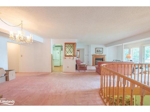 1015 Blackberry Lane, Minden, ON - Indoor Photo Showing Other Room