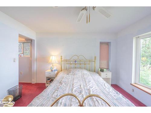 1015 Blackberry Lane, Minden, ON - Indoor Photo Showing Bedroom