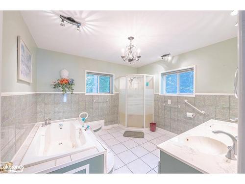 1015 Blackberry Lane, Minden, ON - Indoor Photo Showing Bathroom