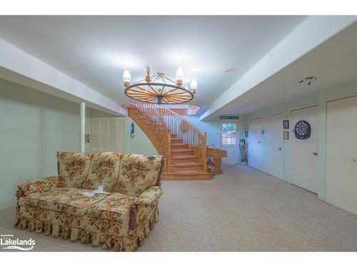 1015 Blackberry Lane, Minden, ON - Indoor Photo Showing Other Room