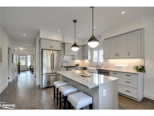 75 Selkirk Drive, Huntsville, ON - Indoor Photo Showing Kitchen With Upgraded Kitchen