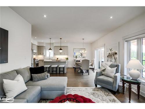 75 Selkirk Drive, Huntsville, ON - Indoor Photo Showing Living Room