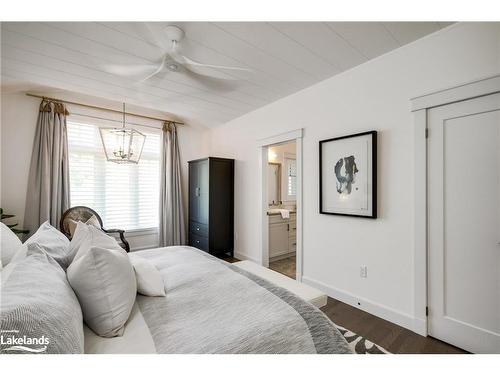 75 Selkirk Drive, Huntsville, ON - Indoor Photo Showing Bedroom