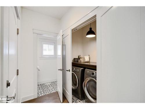 75 Selkirk Drive, Huntsville, ON - Indoor Photo Showing Laundry Room