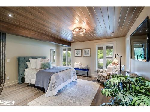 75 Selkirk Drive, Huntsville, ON - Indoor Photo Showing Bedroom