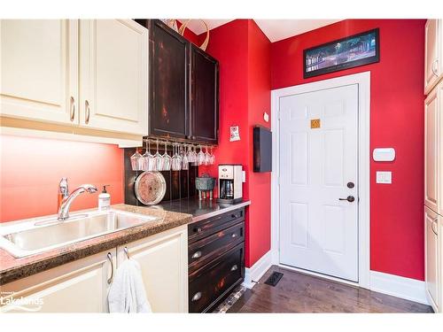 120 Rankins Crescent, The Blue Mountains, ON - Indoor Photo Showing Kitchen