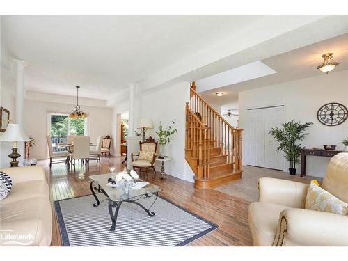 8 Kirbys Way, Huntsville, ON - Indoor Photo Showing Living Room