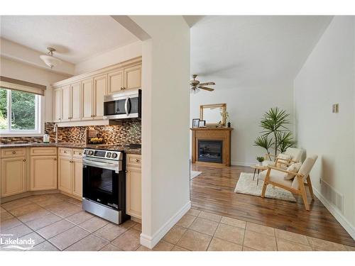 8 Kirbys Way, Huntsville, ON - Indoor Photo Showing Kitchen