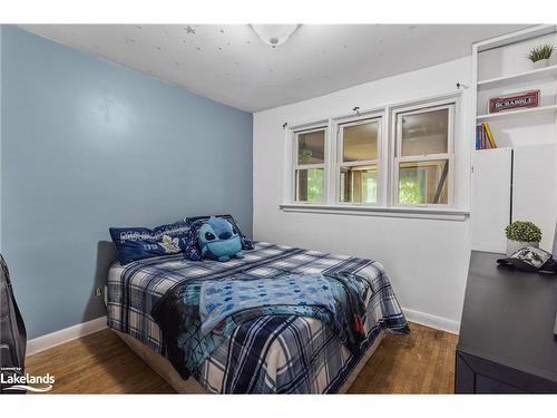 248 Wellington Street E, Barrie, ON - Indoor Photo Showing Bedroom