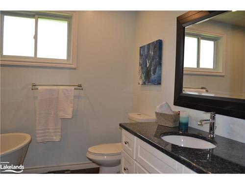 27 Meadow Park Drive, Huntsville, ON - Indoor Photo Showing Bathroom