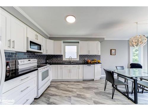 47 Acorn Crescent, Wasaga Beach, ON - Indoor Photo Showing Kitchen