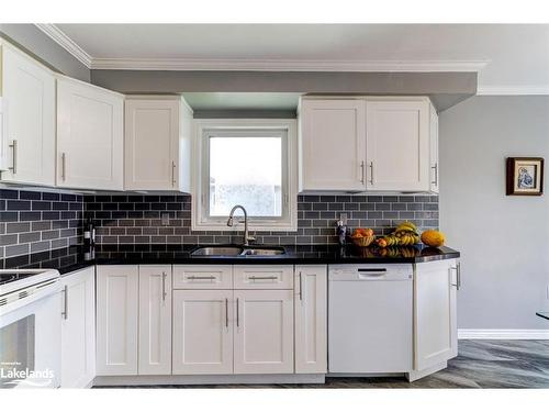 47 Acorn Crescent, Wasaga Beach, ON - Indoor Photo Showing Kitchen With Double Sink