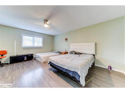 47 Acorn Crescent, Wasaga Beach, ON - Indoor Photo Showing Bedroom