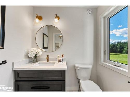 4318 Glamorgan Road, Dysart, ON - Indoor Photo Showing Bathroom